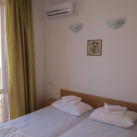 Guest Rooms Venera Primorsko Buitenkant foto
