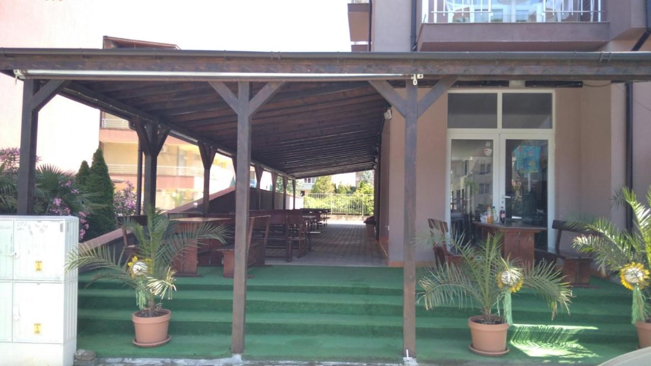 Guest Rooms Venera Primorsko Buitenkant foto