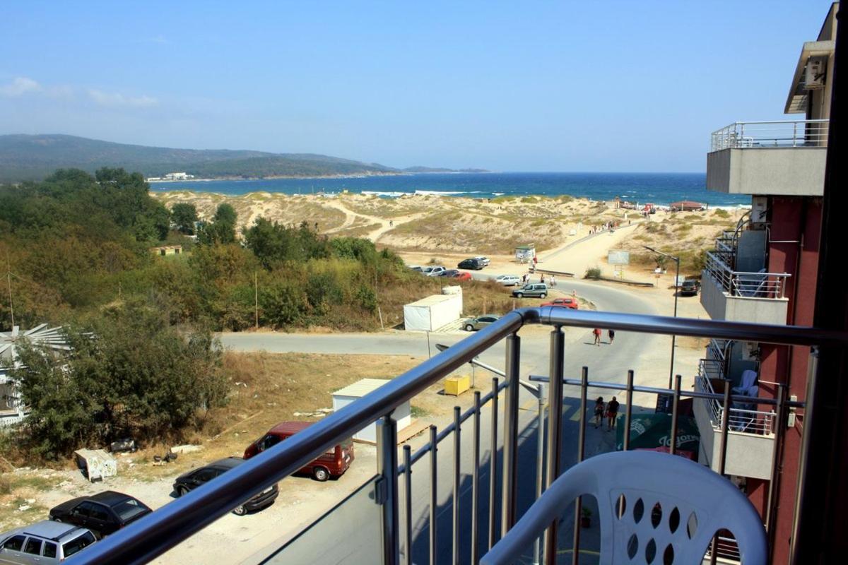 Guest Rooms Venera Primorsko Buitenkant foto