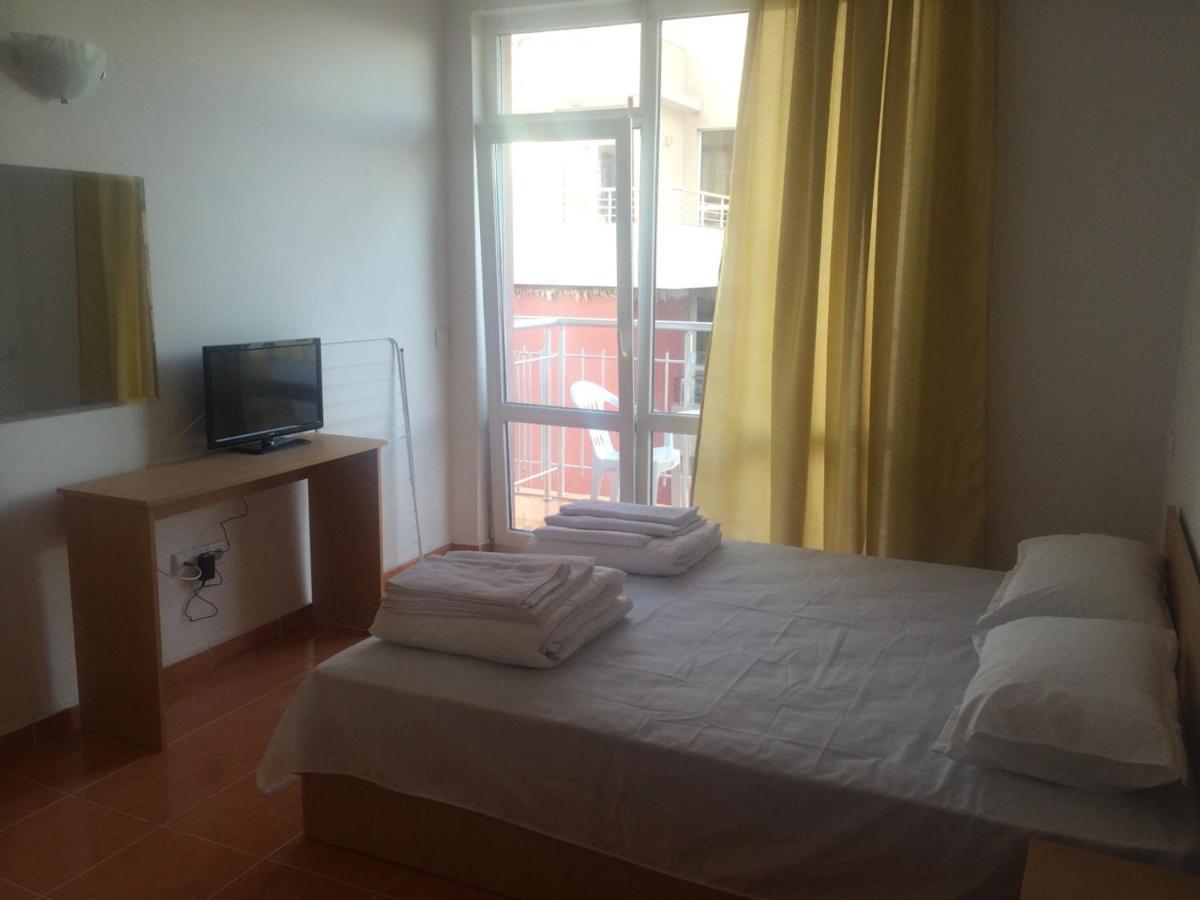 Guest Rooms Venera Primorsko Buitenkant foto
